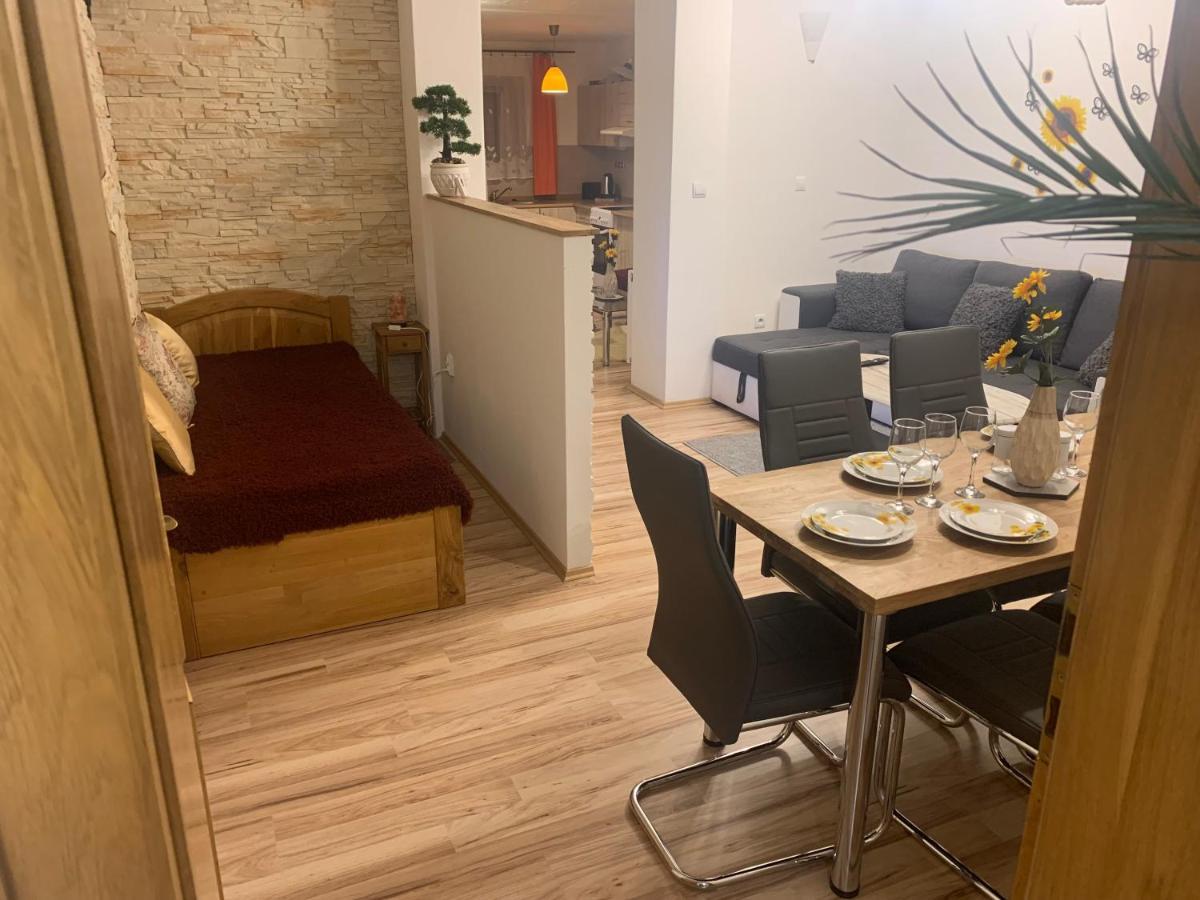 Apartman Slunecnice S Terasou Ceske Budejovice Exterior photo
